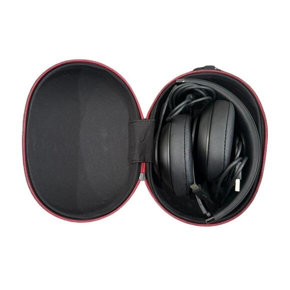 Beats Studio Pro Wireless Headphones in Black - Picture 5 of 7